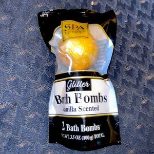 BRAND NEW 2 Vanilla Gold Glitter Bath Bombs